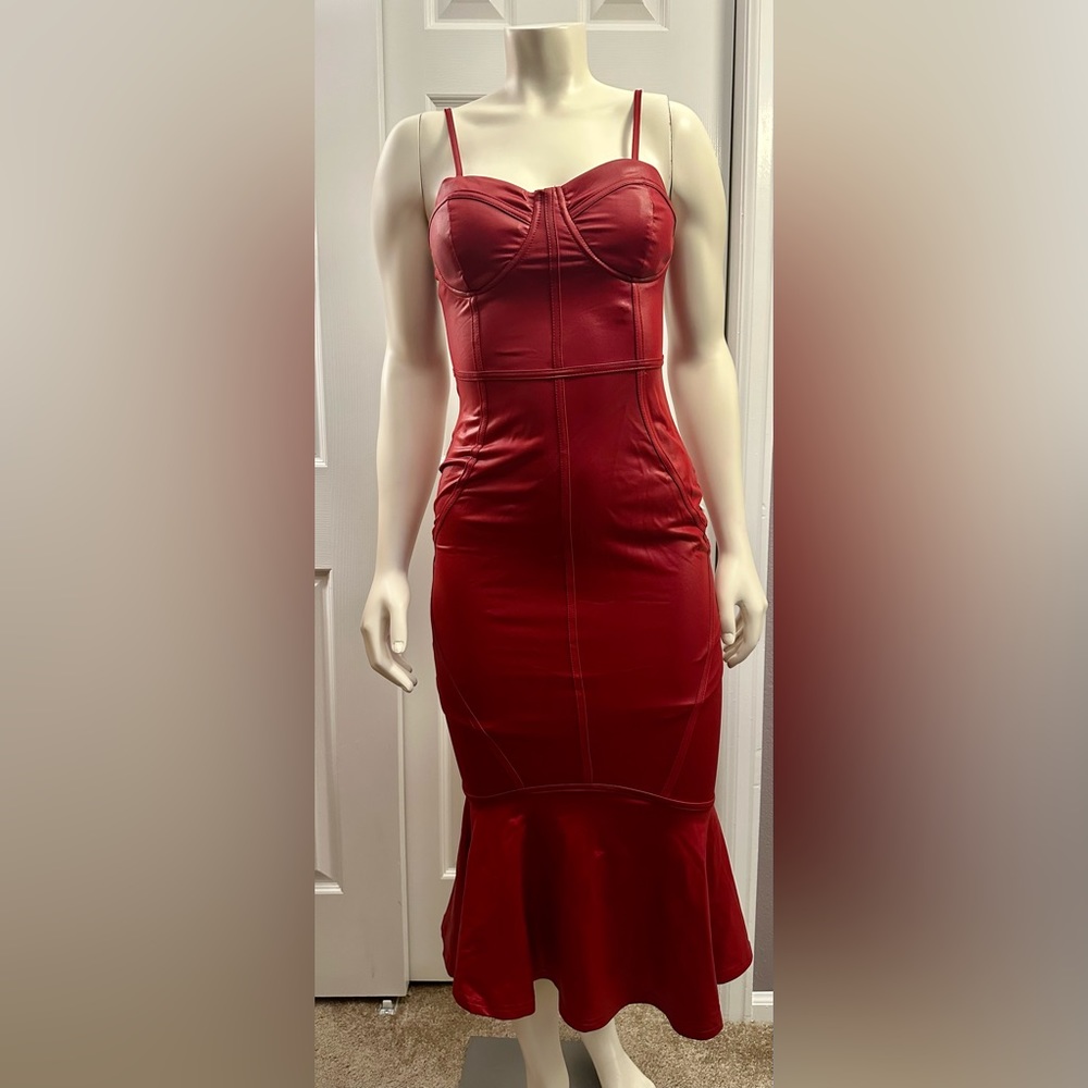 NV/ME Red boutique dress. NWT